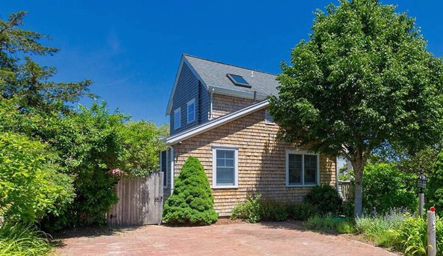 Chatham’s Best - Enjoy a neighborhood close to town, beaches.