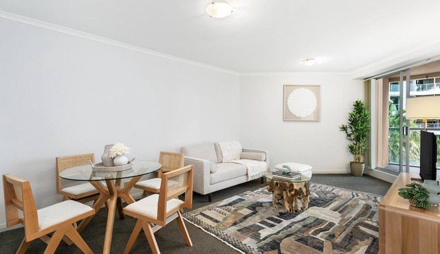 Chatswood - HELP7 Help Street - 1 Bedroom with free parking in the heart of Chatswood