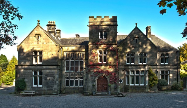 Chatsworth Apartment - sleeps 4 guests in 1 bedroom