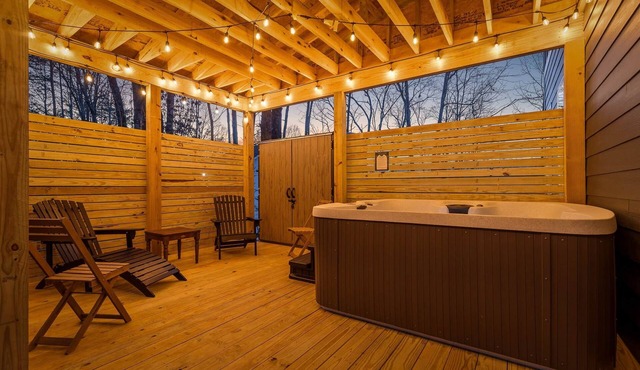 Chatt Vistas-NatPrks-2bd2ba-HotTub-Patio-Sleeps 6