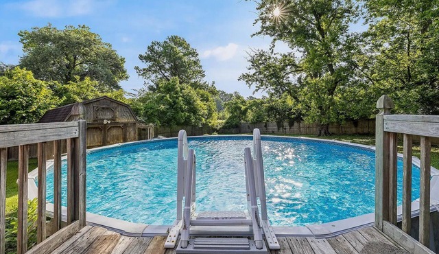 Chatt Vistas Oasis-3bdrm-5m to TN-Pool-Deck-BBQ-FirePit