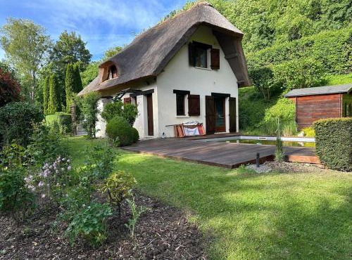 Chaumière Normande avec piscine naturelle