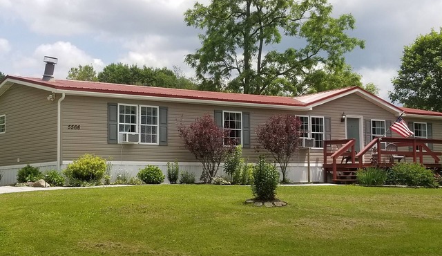 Chautauqua country home. Boat, snowmobile, fishing, wineries, family get away.