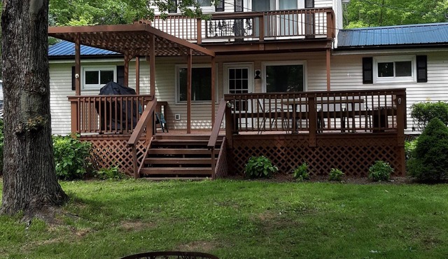 Chautauqua Lake House with large deck- 4 bedroom & 4 bathrooms