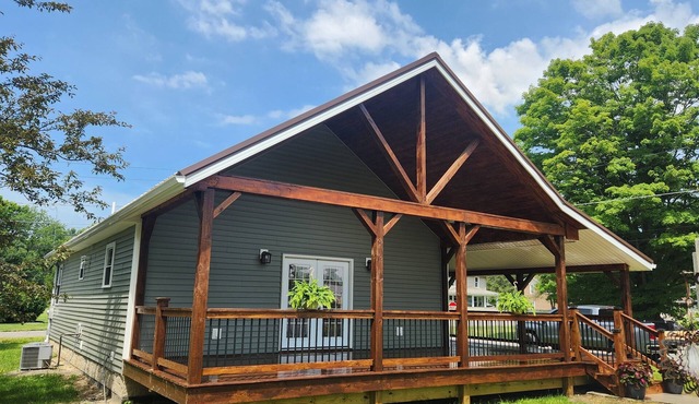 Chautauqua Lake - New Built - Charming 3-bedroom house with WiFi, AC