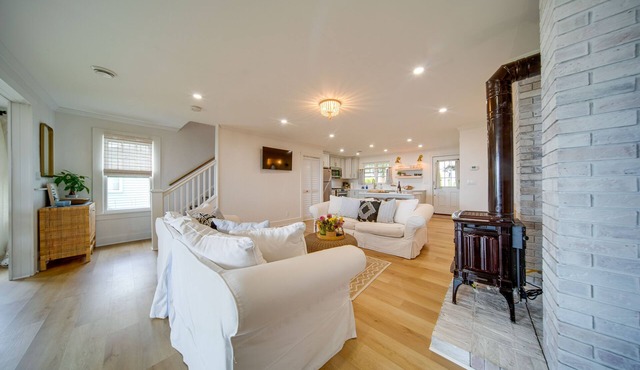 Chautauqua Lakefront NY Cottage Getaway