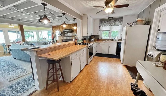 Chautauqua Lakefront Getaway with private dock