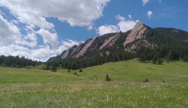 Chautauqua Retreat - walk to Flatirons, CU campus, close to Pearl St/Downtown