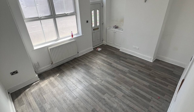 Cheap Grantham Town Centre Terrace House