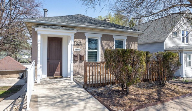 Check It Out! Great Location Large Priv w/Parking