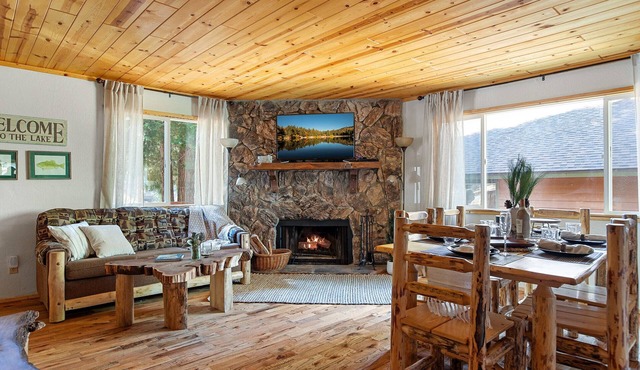 Check out our reviews & stay! Eagle Cabin 1 Story, Forest trails, Pets OK!