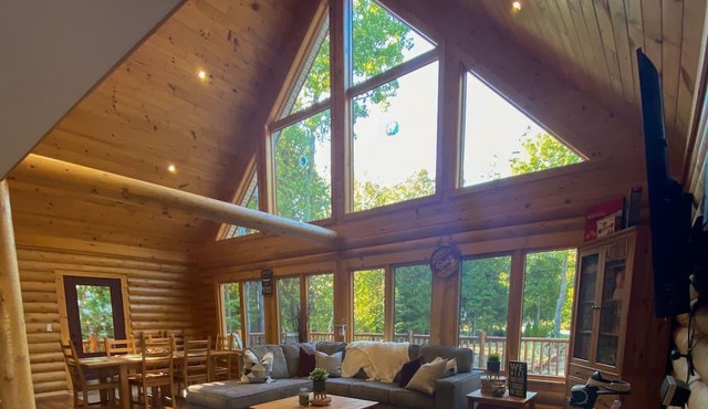 Check out The Bon Voyage Cottage right near the famous clear water of Tobermory.