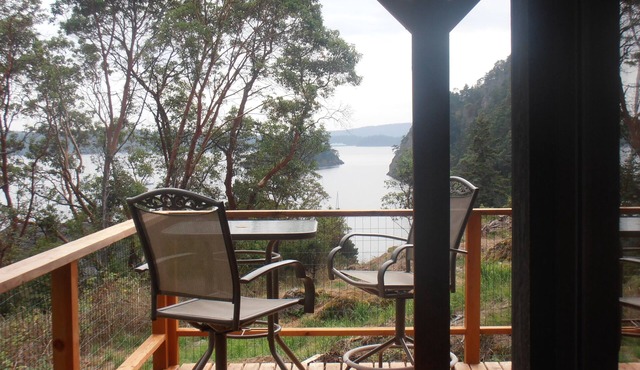 Check Out This Darling, Comfortable & Treasured Family Getaway Since 1979 + View