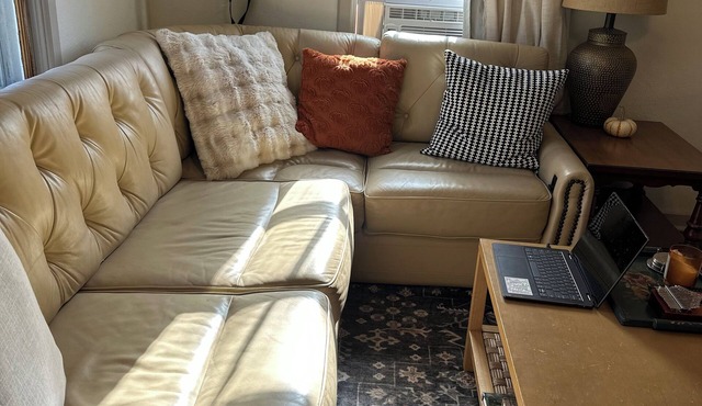 Checkers of Muncie: Boutique Charm 9 min from Ball State close to trails & shops