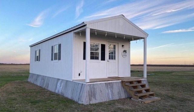 Cheerful 1-bedroom farm getaway!