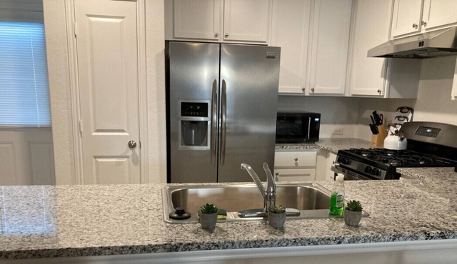 Cheerful 2-2 Home close to SeaWorld San Antonio TX