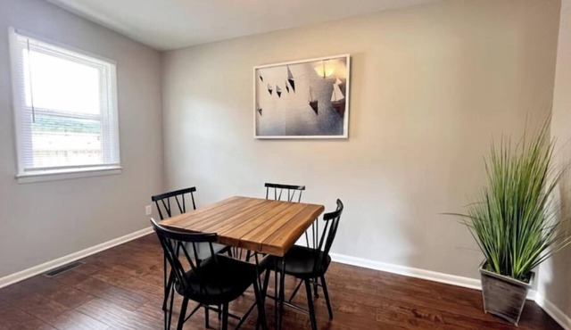 Cheerful 2 bedroom home close to Cave Run Lakenn