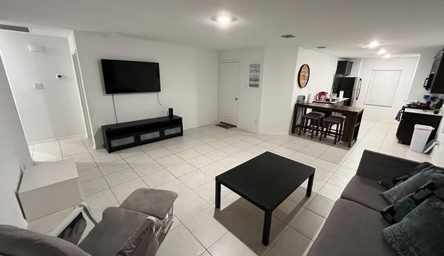 Cheerful 2 bedroom house with Community Lazy River