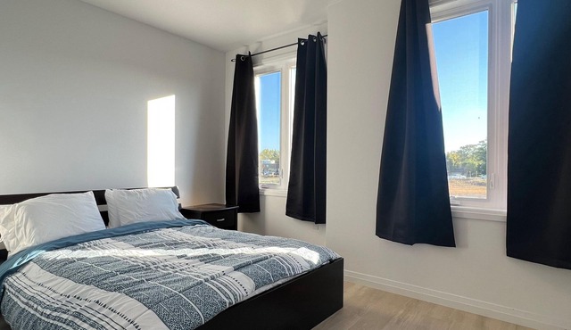 Cheerful 2 bedroom house in a quiet neighborhood.