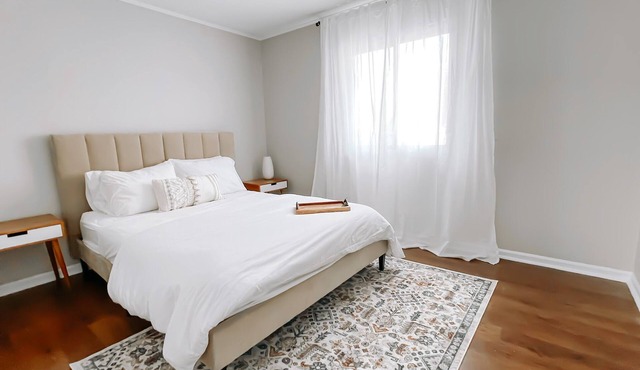 Cheerful 2 Bedroom in Downtown Grass Lake | Bikes
