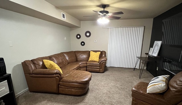 Cheerful 2-bedroom townhouse close to everything