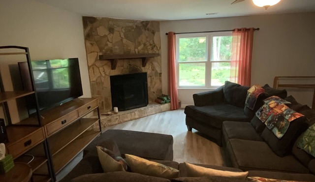 Cheerful 2-bedroom Easy Street Townhouse