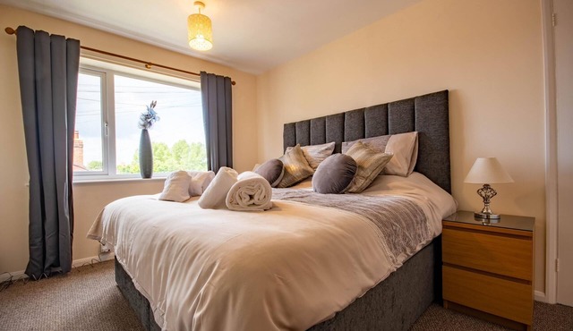 Cheerful 3-bed house in Worcester City Centre