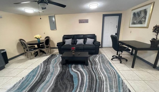 Cheerful 3 Bed Room Residential home in a Quiet City, Lyons GA