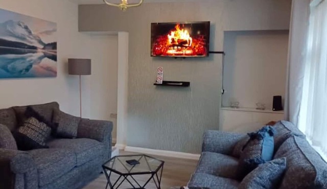 Cheerful 3 Bedroom Apartment