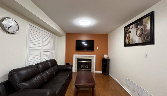 Cheerful 3-Bedroom Home With Free Parking