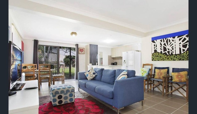 Cheerful 3 Bedroom Home in Ashmore