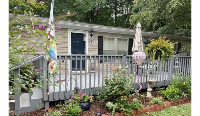 Cheerful 3 bedroom home close to TIEC and more!