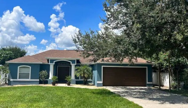 Cheerful 3 bedroom home with above ground pool.
