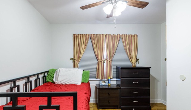 Cheerful 3-bedroom home in a lovely neighborhood