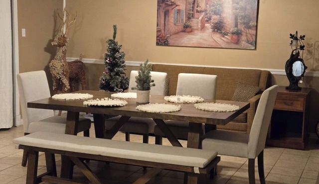 Cheerful 3-bedroom home with WiFi and Driveway