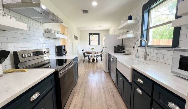Cheerful 3 Bedroom Old Town Keller Home
