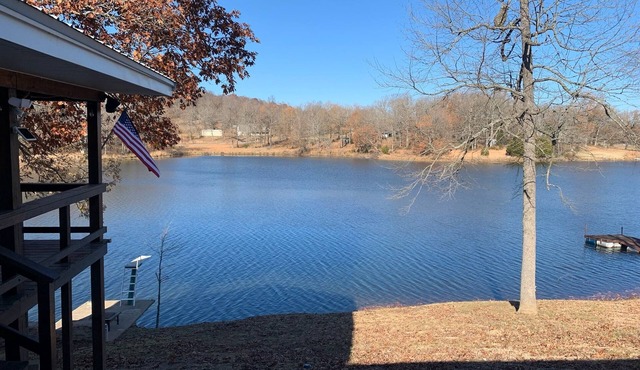 Cheerful 3 Bedroom home on a semi-private lake