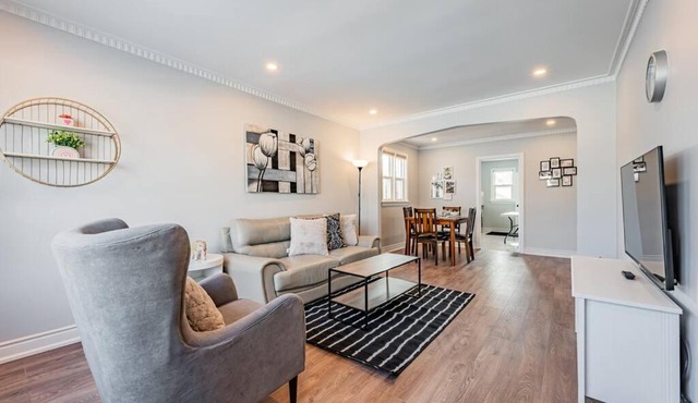 Cheerful 3 Bedrooms Free Parking (Entire house)