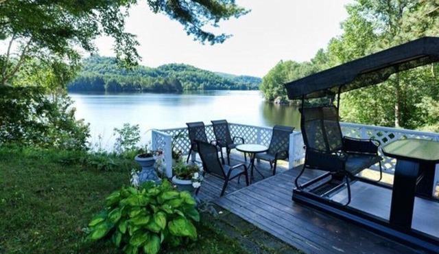 Cheerful 3-bedrooms Riverside Cottage