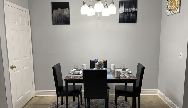 Cheerful 3-bedrooms with free WiFi & ESPN sleeps 6