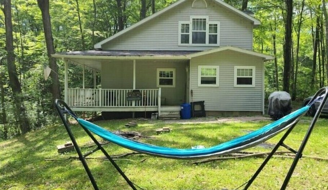 Cheerful 3-brd, 2 full bth cottage with DNR launch lake access on Chippewa Laken