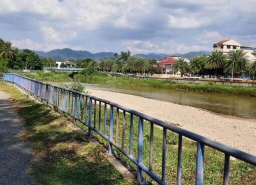 Cheerful 3Bedroom Riverside Cottage Homestay -Mountain View