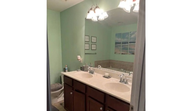 Cheerful 4 bedrm Villa with deck, grill, fireplace