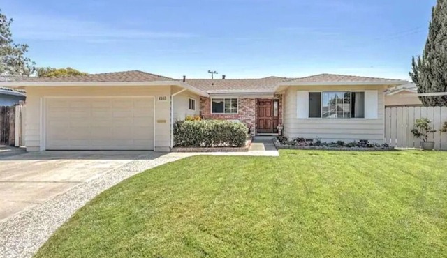 Cheerful 4 bedroom bungalow