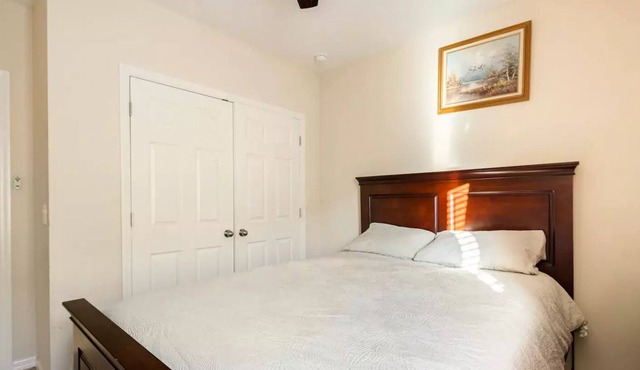 Cheerful 4-Bedroom Home, close to Disney