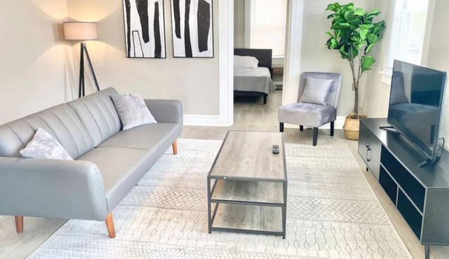 Cheerful 4-bedroom home that sleeps 9