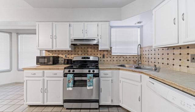 Cheerful 4-Bedroom near Mountains of West El Paso