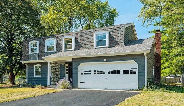 Cheerful 4-bedroom home in North Central Indy