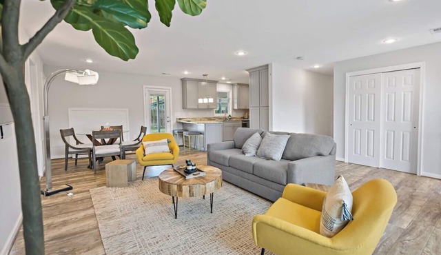 Cheerful | 4-bedroom bungalow | free parking