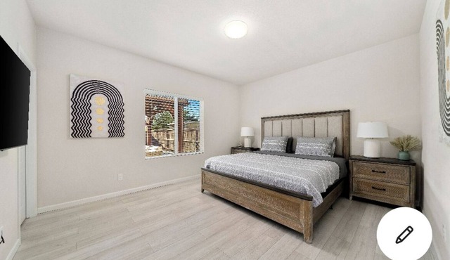 cheerful 4 bedroom with beautyfull back yard